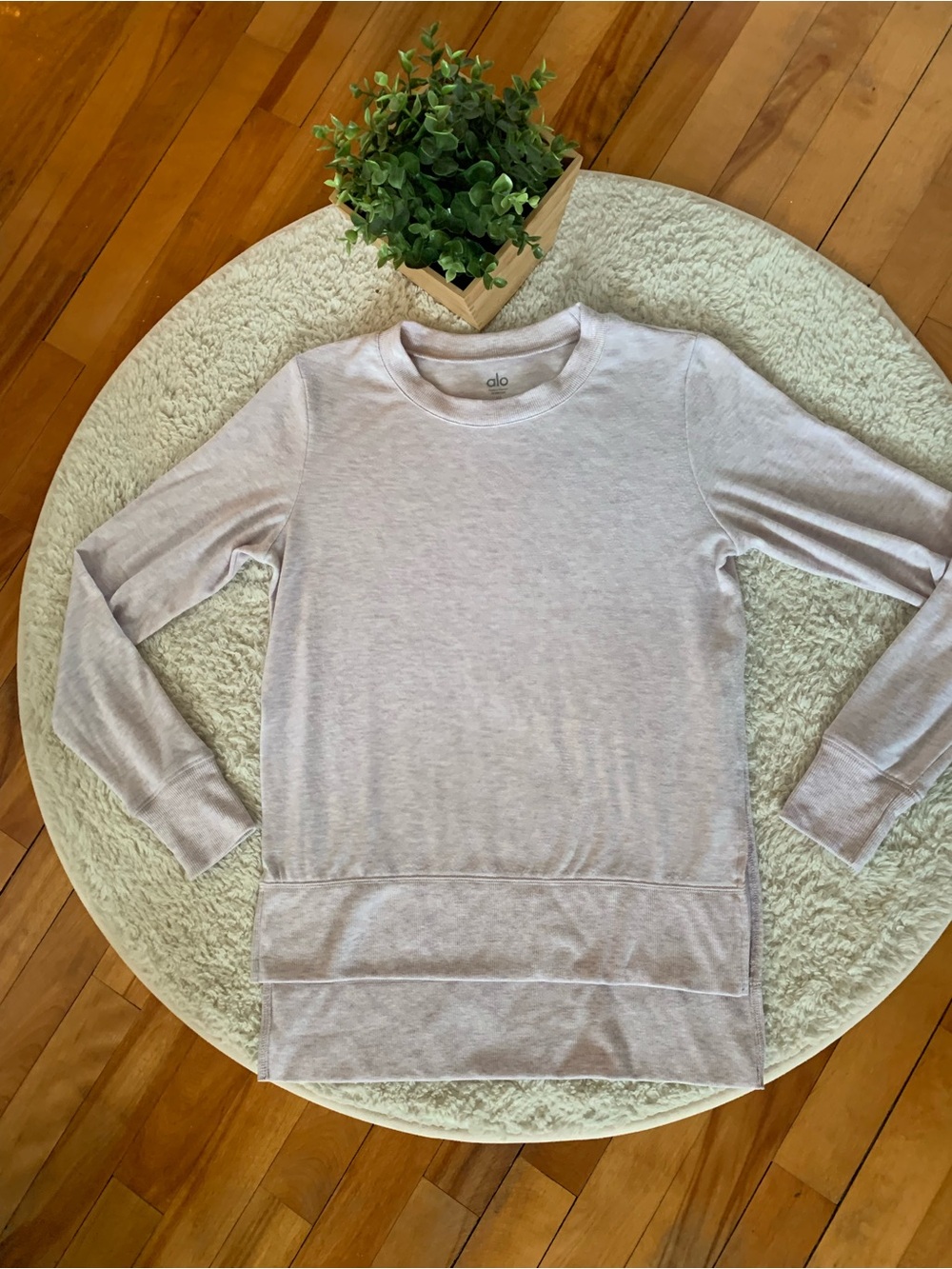 ALO Yoga Soft Crewneck Sweatshirt in Pale Lavender